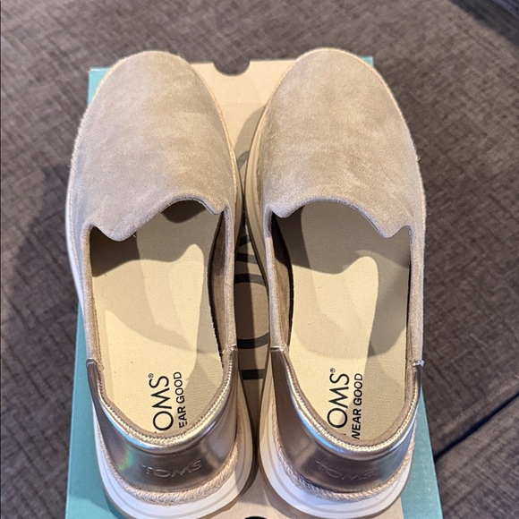 TOMS Jocelyn Dune Suede Metallic Leather Slip-On Sneakers - Picture 4 of 4